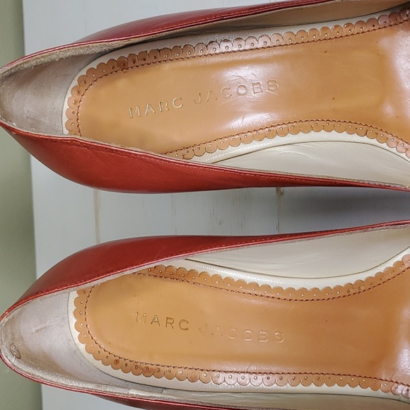 Marc Jacobs | Burnt Orange Leather Pumps with Suede on Counters Sz 7 - Picture 6 of 9